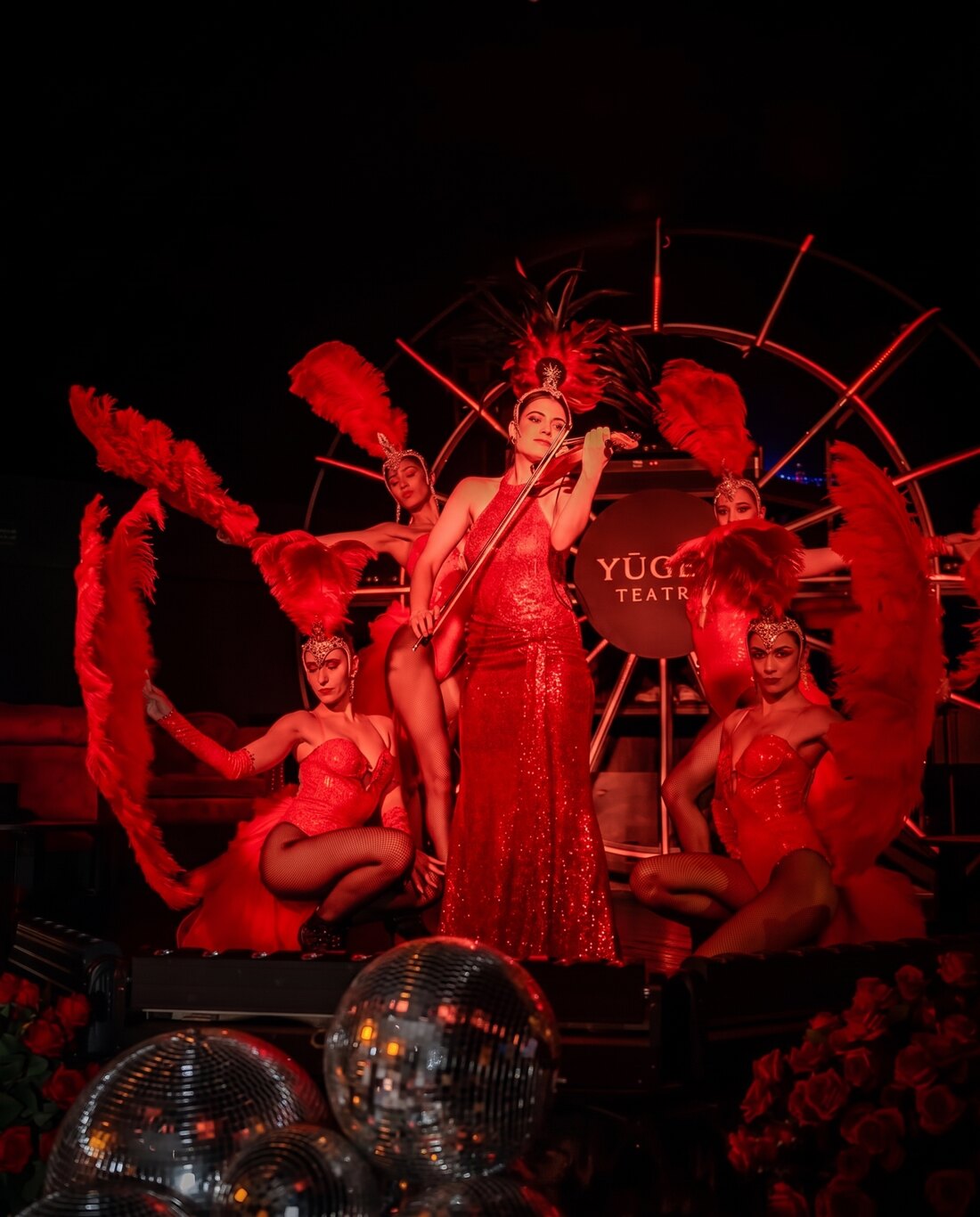 Show — la violinista in scena